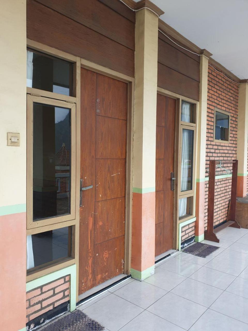 Bromo Holiday Guest House Ngadisari Exteriör bild